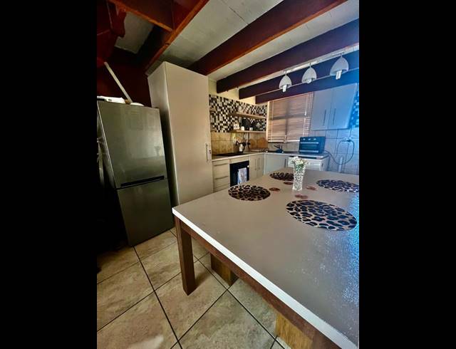 3 BEDROOM APARTMENT FOR SALE IN FERNDALE